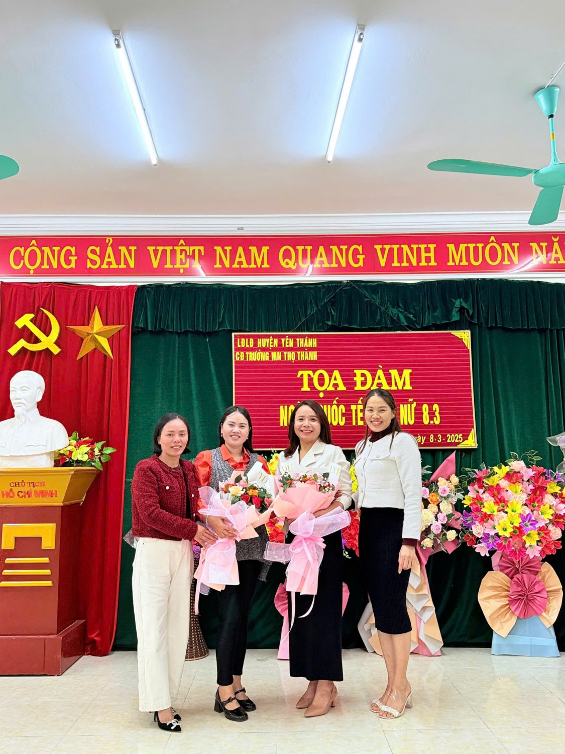 Tặng hoa bgh